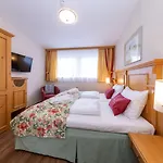 Hotel Voetter's In - Including Summer Card