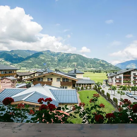 Voetter's In Am Kitzsteinhorn - Skibus Direkt 4* カプルーン