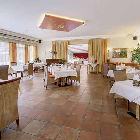 Voetter's In Am Kitzsteinhorn - Skibus Direkt 4* カプルーン