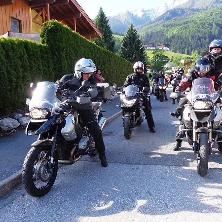 ホテル Voetter's In Am Kitzsteinhorn - Skibus Direkt 4*